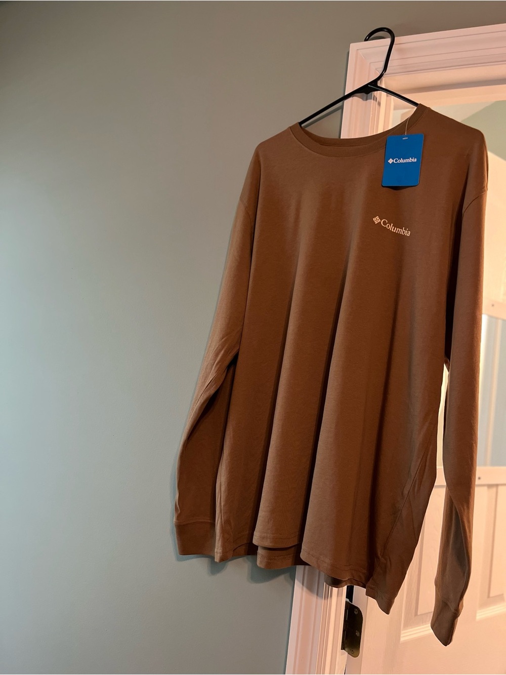 Columbia Men Crewneck Sweater in Brown